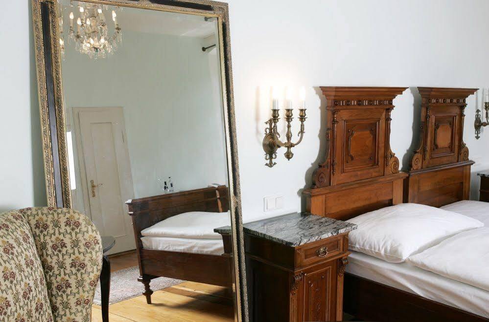 Hotel Schloss Lehen Bad Friedrichshall Bagian luar foto